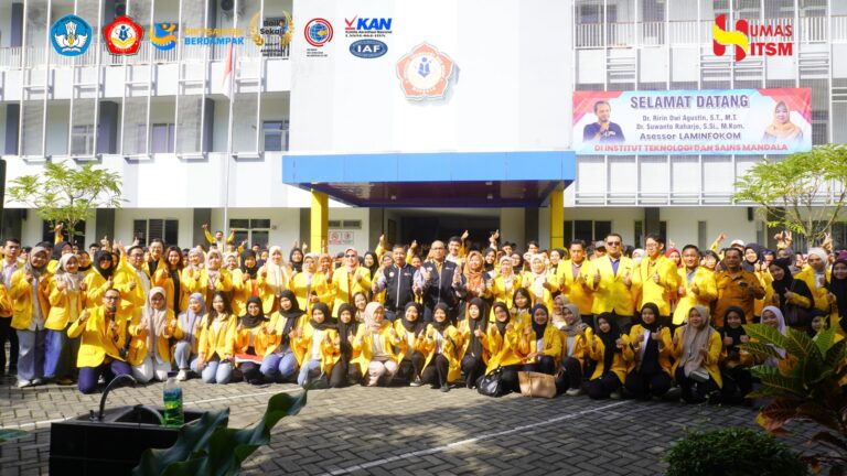 Mengabdi untuk Negeri: Ratusan Mahasiswa ITS Mandala Jember Dilepas ke Lokasi KKN 2025